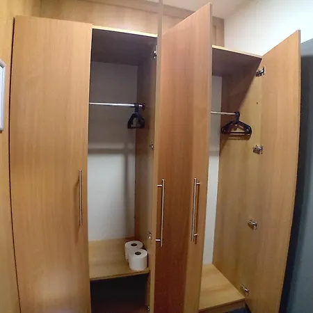 Hotel A Zimni Stadion 2*