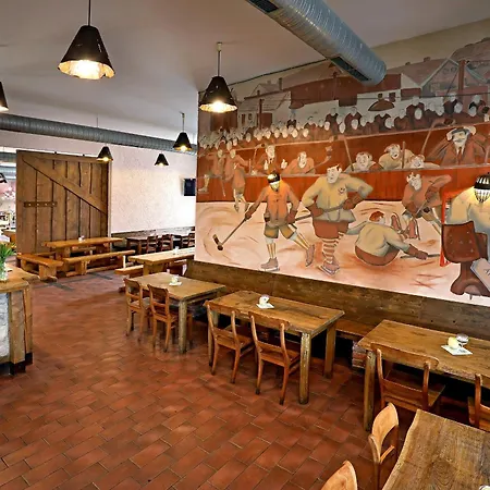 Hotel A Zimni Stadion 2*