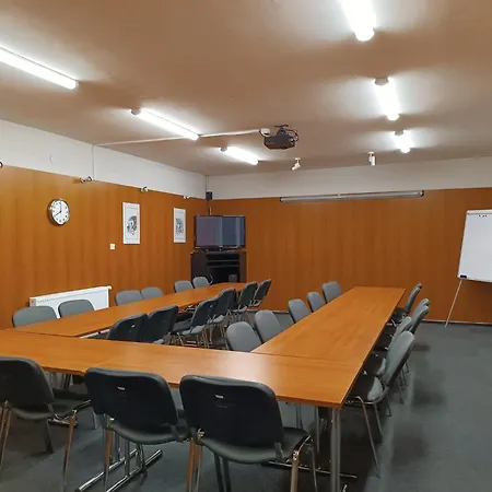 A Zimni Stadion Szálloda 2*